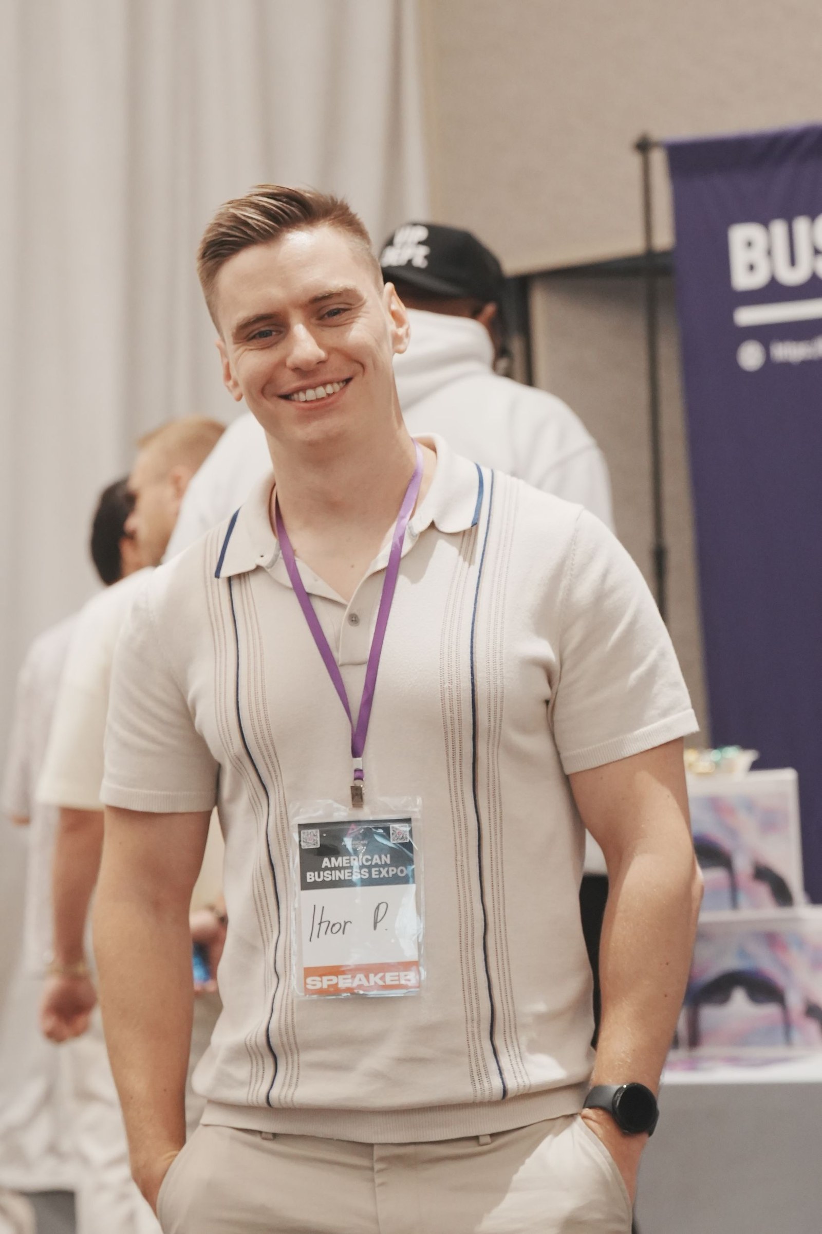 Ihor Parinov presenting AI in Sales at American Business Expo