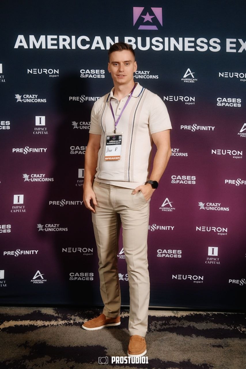 Ihor Parinov at American Business Expo during the AI in Sales presentation